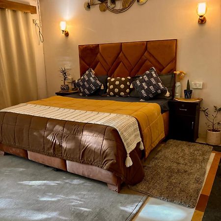 Atharva'S Homestay By Goaround Homes - Nehru Enclave Metro, South Delhi Nueva Delhi Exterior foto
