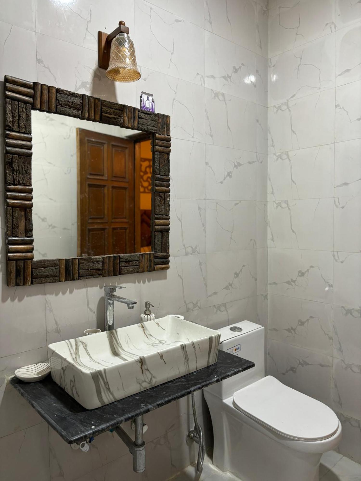 Atharva'S Homestay By Goaround Homes - Nehru Enclave Metro, South Delhi Nueva Delhi Exterior foto